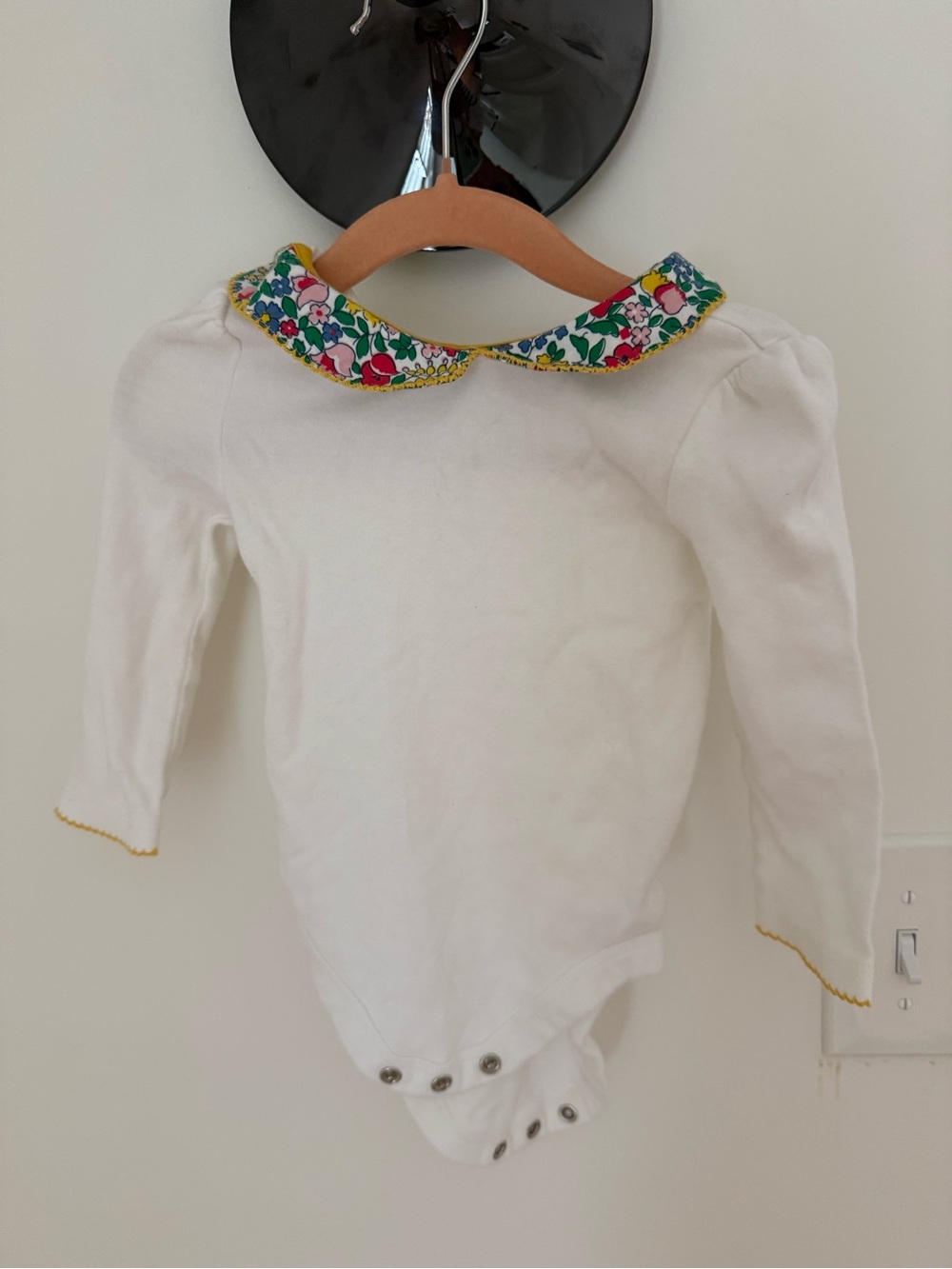 Baby Boden Floral Trim White Cotton Baby Onsie with Yellow Edge
